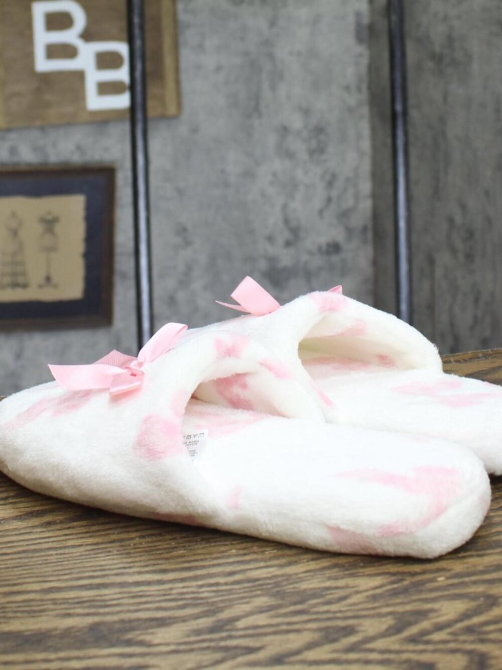 Max & Olivia Girls Slip On Slippers White / Pinkq L/XL - Picture 2 of 6